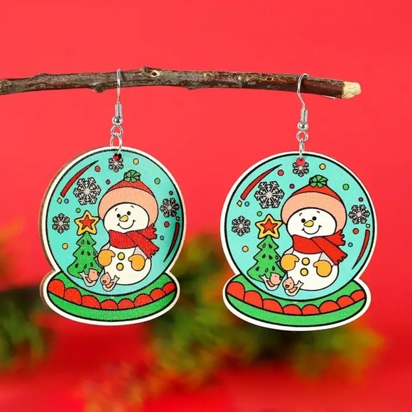 3/$12~Chrismas Snowman Snow Globe Earrings - Picture 1 of 3